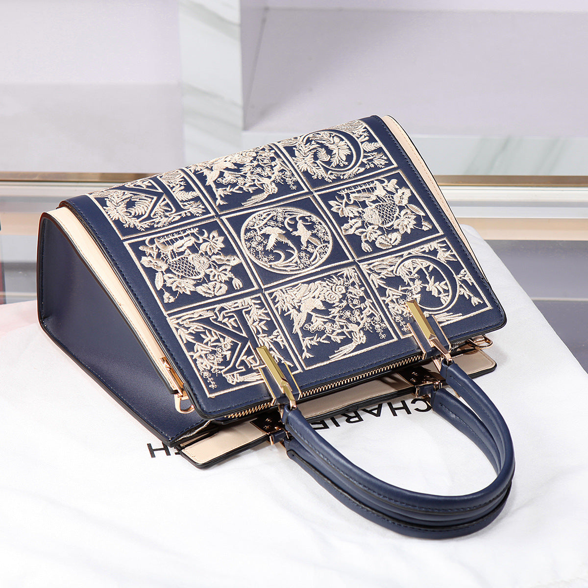 Havilah Lacivert Nakışlı Orta Boy Tote Çanta