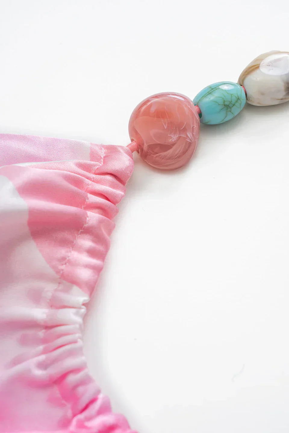 Çiçek Desenli Saten Bağcıklı Sırtı Açık Üst