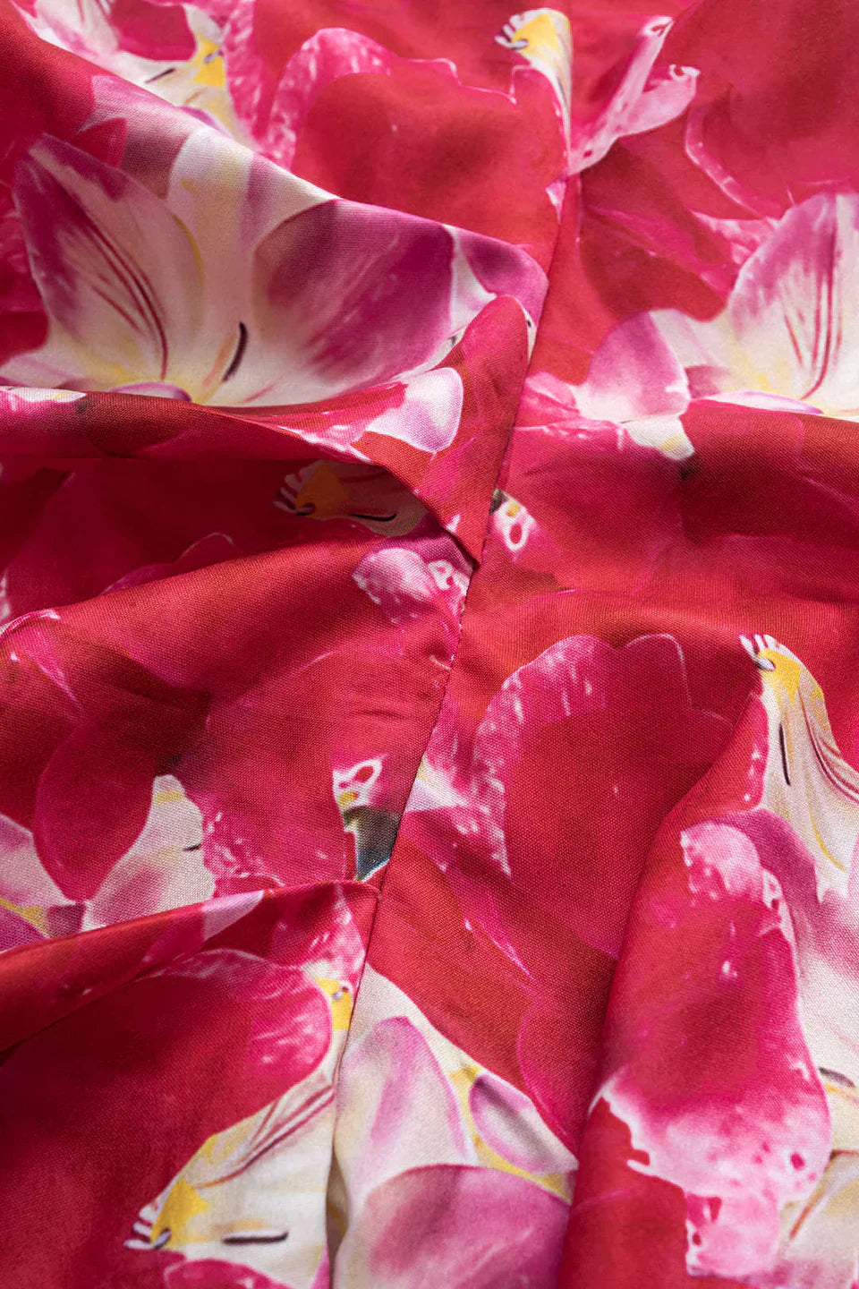 Saten Çiçek Desenli Asimetrik Volanlı Etek